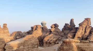 العلا تصبح أبرز الوجهات السياحية عالميًا بفضل التطوير السياحي المتسارع