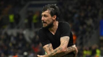 مدافع إنتر يرفض عرض الهلال السعودي ويفضل البقاء في الدوري الإيطالي