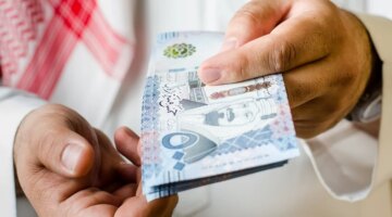 خدمة الراتب المرن: “مدد” و”خزنة” تتيحان للموظفين صرف أجورهم مقدماً