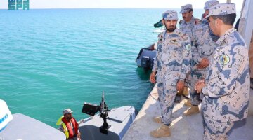 مدير عام حرس الحدود يتفقد جاهزية الوحدات البرية والبحرية بالمدينة المنورة