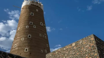 قصبة المضمار في بدر الجنوب.. معلم طيني عمره 300 عام يكشف أسرار التاريخ