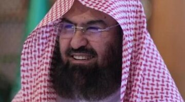 السديس يعلن دعم إجابة السائلين في المسجد النبوي بكفاءات شرعية مؤهلة