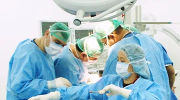 نجاح مستشفى الدكتور سليمان الحبيب بالصحافة في إعادة زراعة يد مقطوعة بنسبة 90%