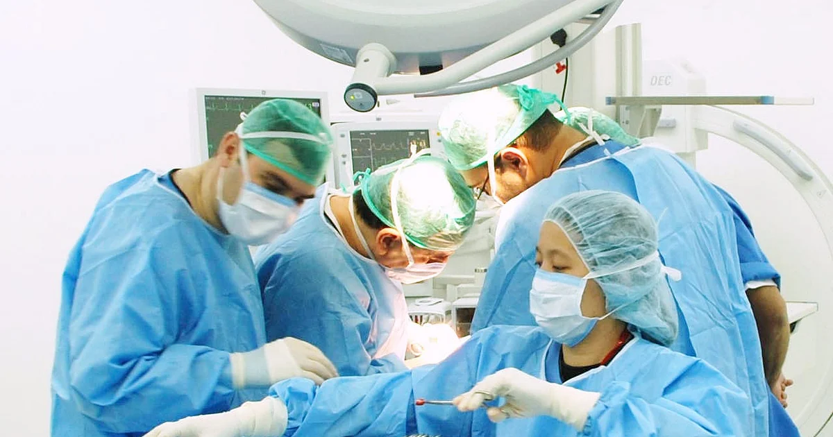 نجاح مستشفى الدكتور سليمان الحبيب بالصحافة في إعادة زراعة يد مقطوعة بنسبة 90%