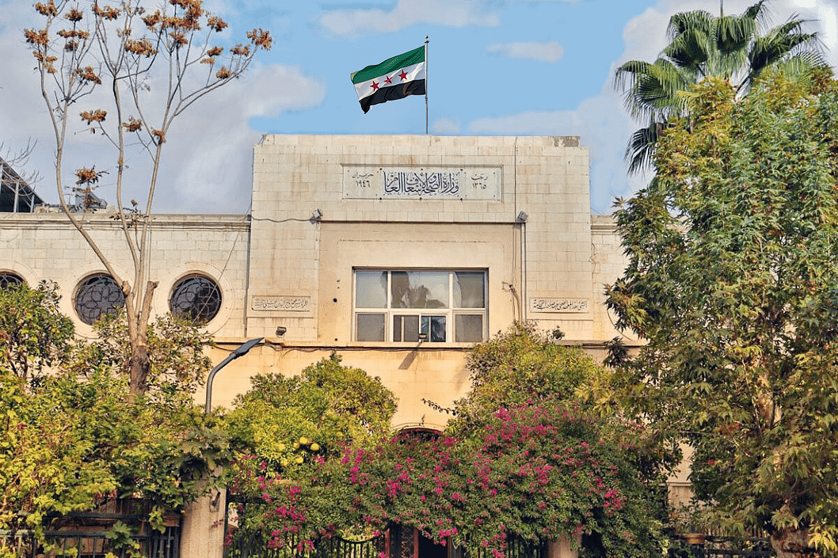 قافلة مساعدات طبية: الصحة السورية تدعم السويداء بإمدادات طبية عاجلة